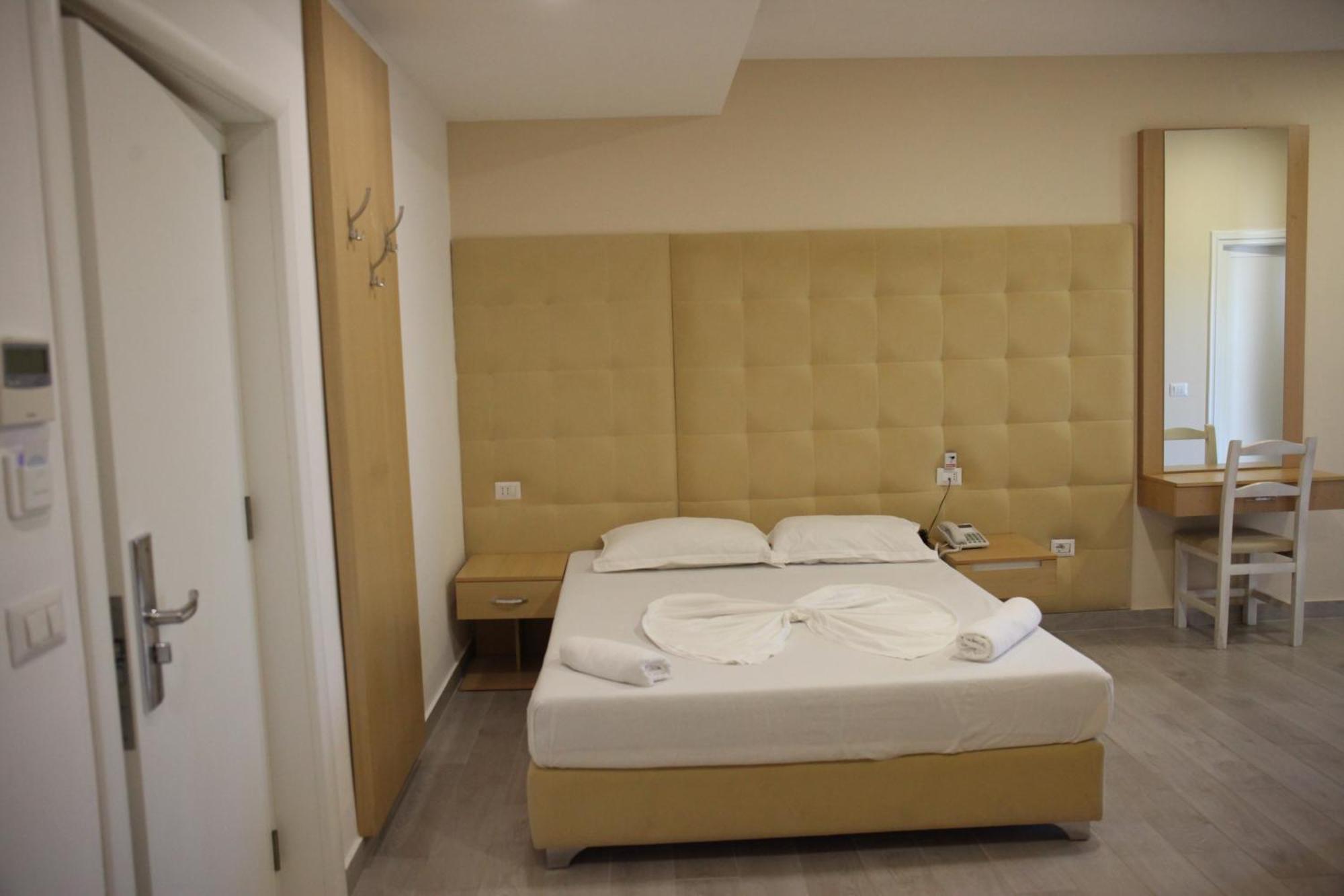 Freskia Resort Velipojë Extérieur photo